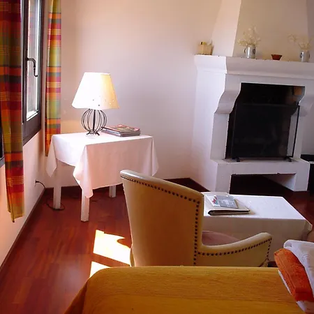 Con Chimenea - Golfes Cal Gravat Montsonis